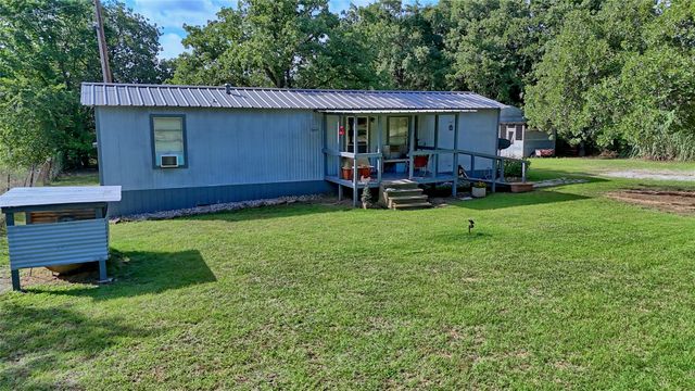 864 Upper Montague Road, Bowie, TX 76230