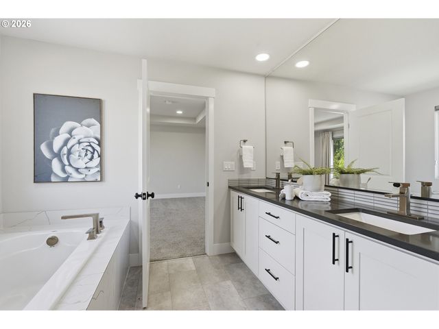 2999 S QUARTZ Dr, Cornelius, OR 97113