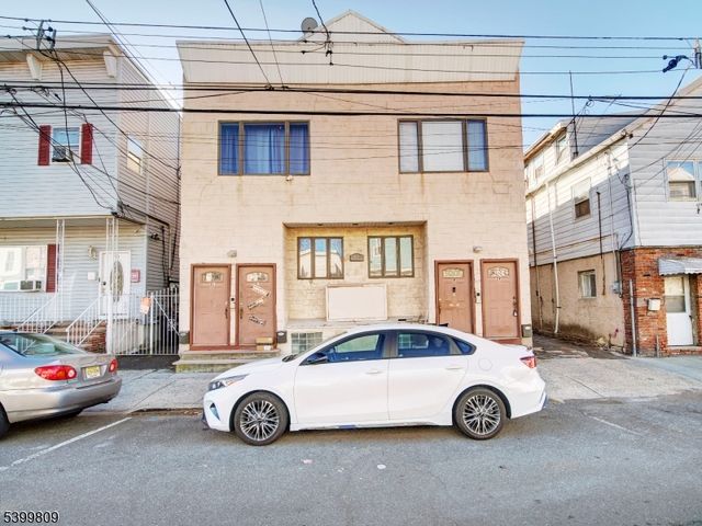 32 W 19Th St, Bayonne City, NJ 07002