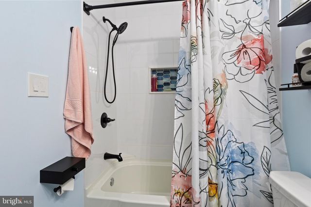 3907 SAXONY DR, Mount Laurel, NJ 08054