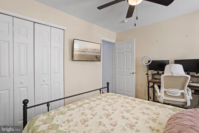 3907 SAXONY DR, Mount Laurel, NJ 08054