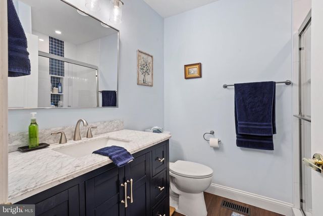 3907 SAXONY DR, Mount Laurel, NJ 08054