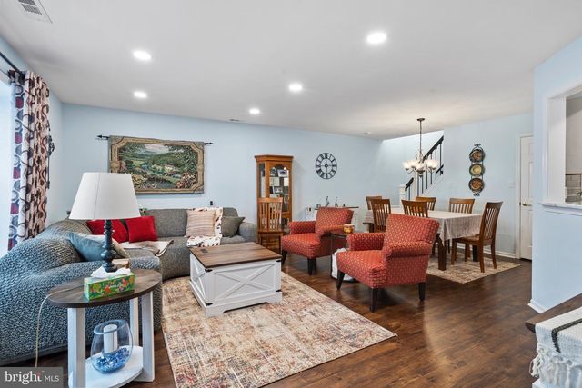 3907 SAXONY DR, Mount Laurel, NJ 08054