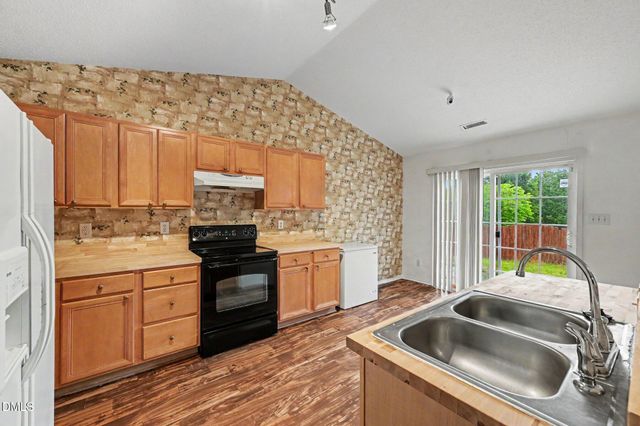 1016 Penncross Drive, Raleigh, NC 27610