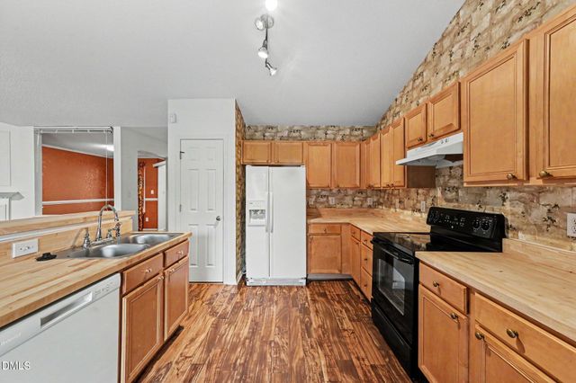 1016 Penncross Drive, Raleigh, NC 27610