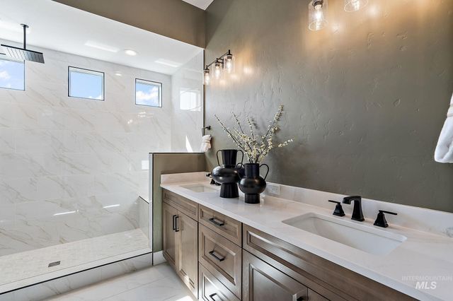 2374 N Mountain Vista Ave, Star, ID 83669