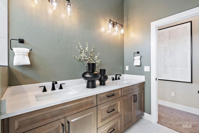 2374 N Mountain Vista Ave, Star, ID 83669