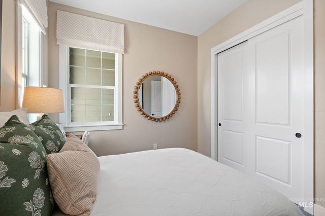 2374 N Mountain Vista Ave, Star, ID 83669