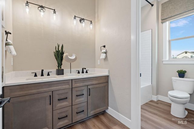 2374 N Mountain Vista Ave, Star, ID 83669