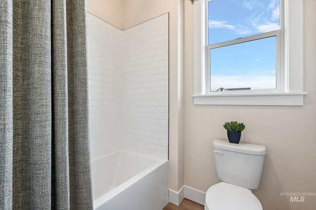 2374 N Mountain Vista Ave, Star, ID 83669