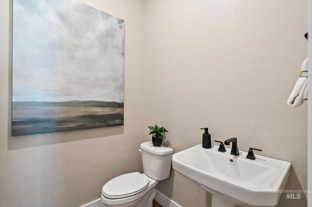 2374 N Mountain Vista Ave, Star, ID 83669