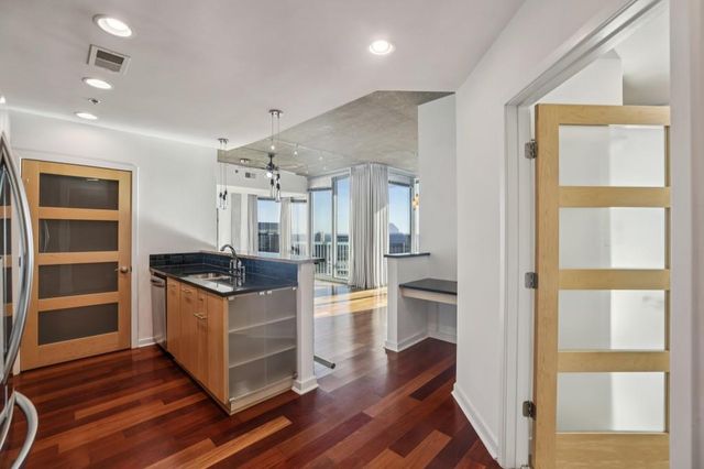 3324 Peachtree NE Road 2301, Atlanta, GA 30326