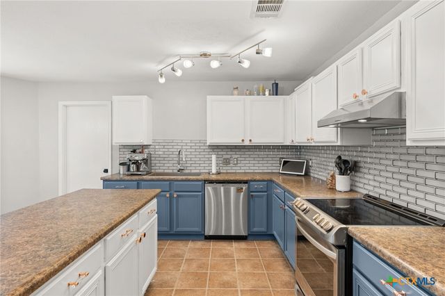 8221 Sage Meadow Drive, Temple, TX 76502
