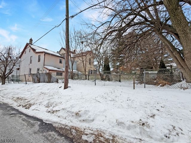 65 Davis St, Phillipsburg Town, NJ 08865