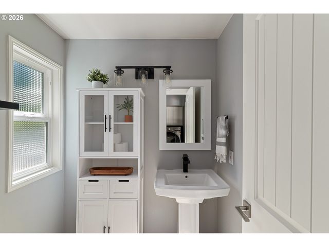 15784 Nw OVERTON Dr, Beaverton, OR 97006