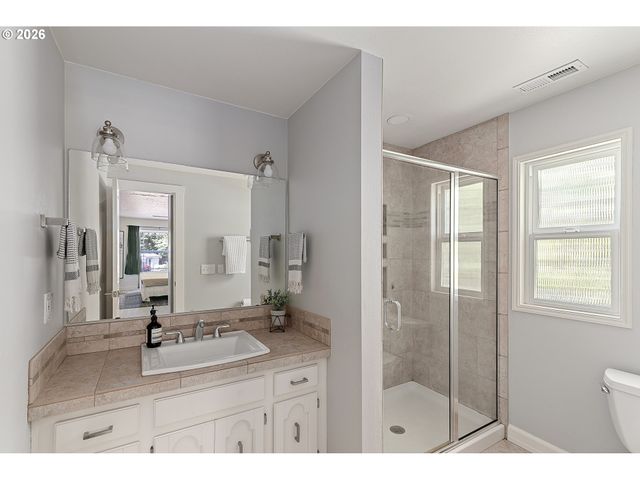 15784 Nw OVERTON Dr, Beaverton, OR 97006