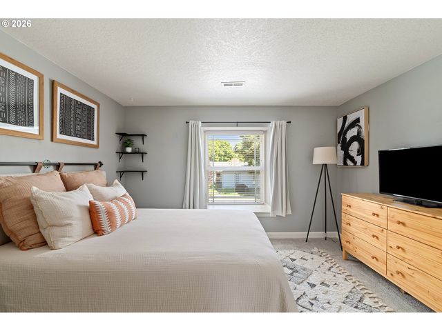 15784 Nw OVERTON Dr, Beaverton, OR 97006