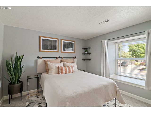 15784 Nw OVERTON Dr, Beaverton, OR 97006
