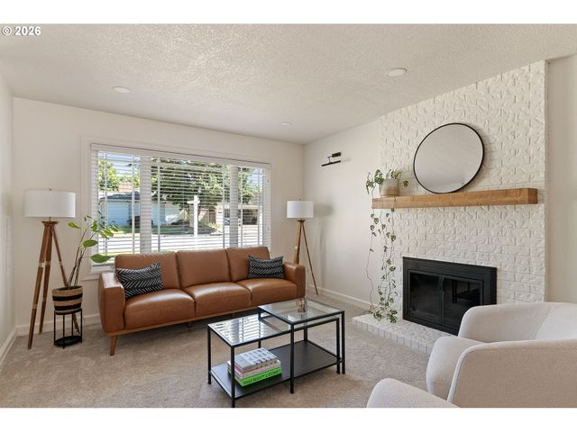 15784 Nw OVERTON Dr, Beaverton, OR 97006