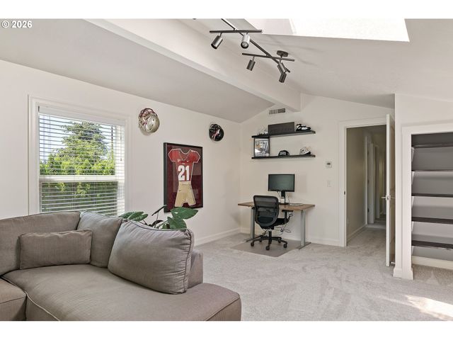 15784 Nw OVERTON Dr, Beaverton, OR 97006