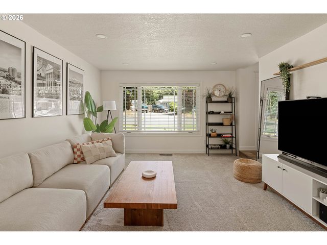 15784 Nw OVERTON Dr, Beaverton, OR 97006