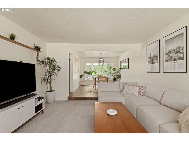 15784 Nw OVERTON Dr, Beaverton, OR 97006