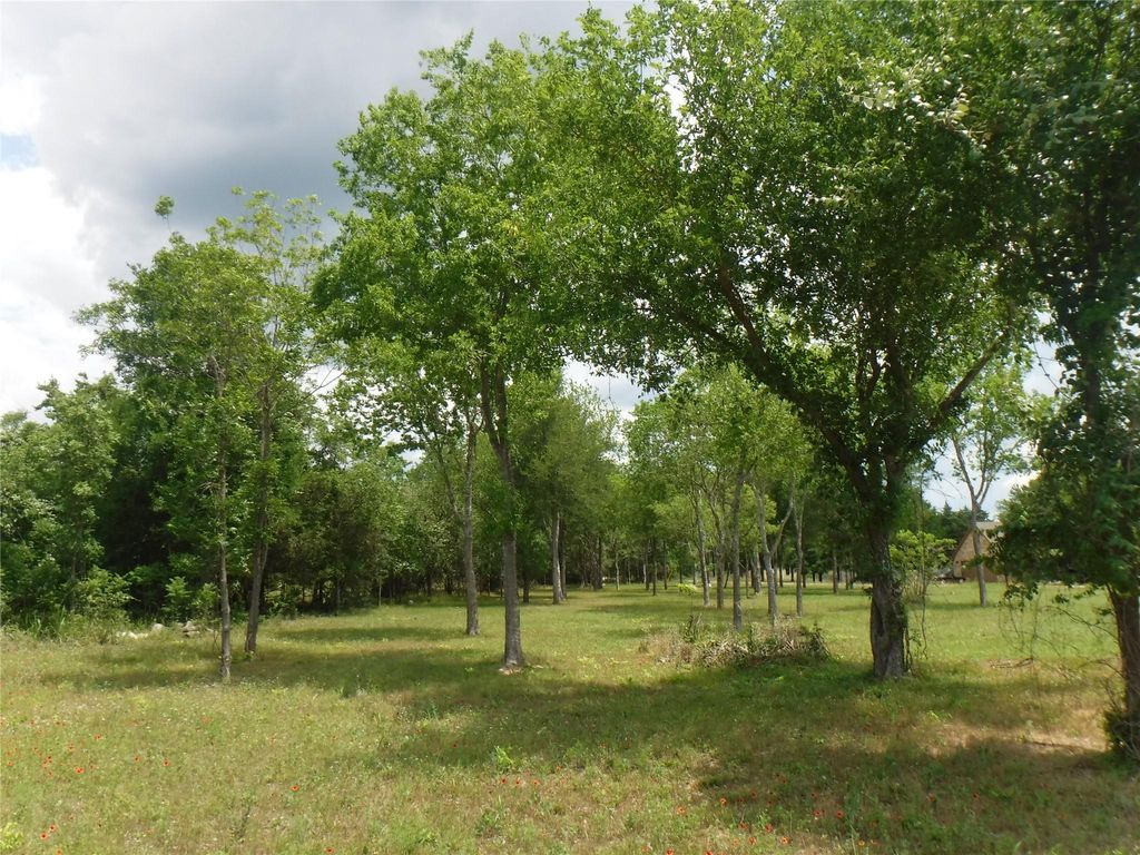 104 W Riverside DR, Bastrop, TX 78602