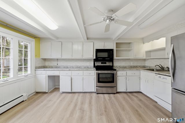 16 Hamilton Lane, Watertown, CT 06795