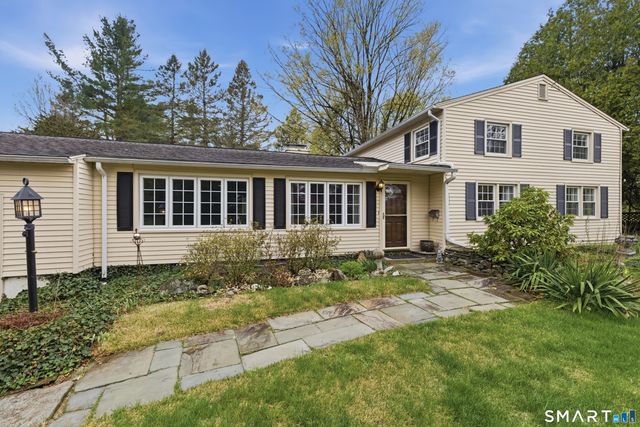 16 Hamilton Lane, Watertown, CT 06795