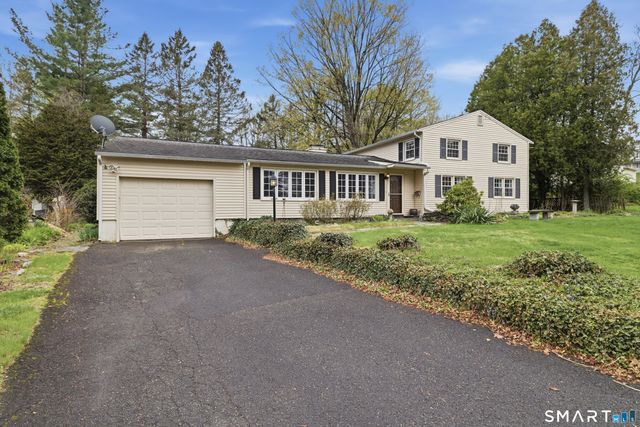 16 Hamilton Lane, Watertown, CT 06795