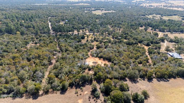 3115 Chuckwagon RD, Luling, TX 78648