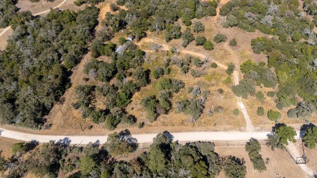 3115 Chuckwagon RD, Luling, TX 78648