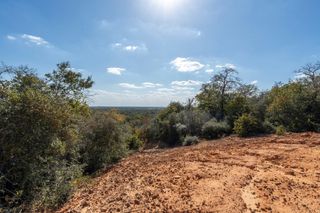 3115 Chuckwagon RD, Luling, TX 78648