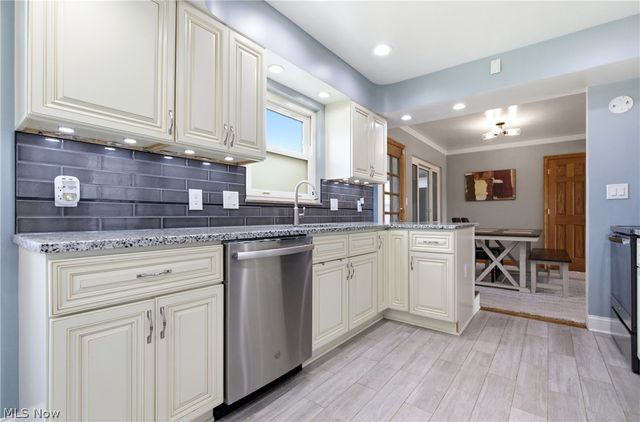 19110 Rockcliff Drive, Rocky River, OH 44116