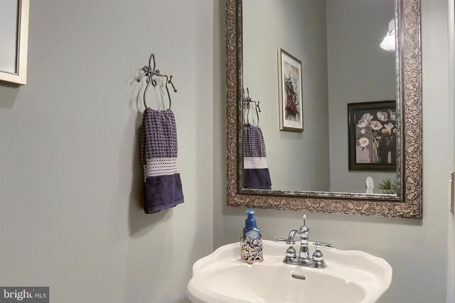 7748 GRAYBILL DR, Harrisburg, PA 17112