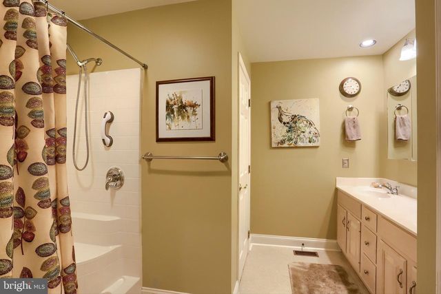 7748 GRAYBILL DR, Harrisburg, PA 17112