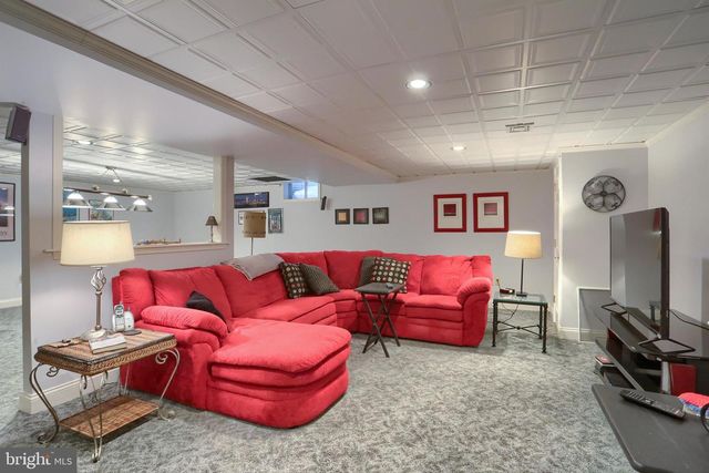 7748 GRAYBILL DR, Harrisburg, PA 17112