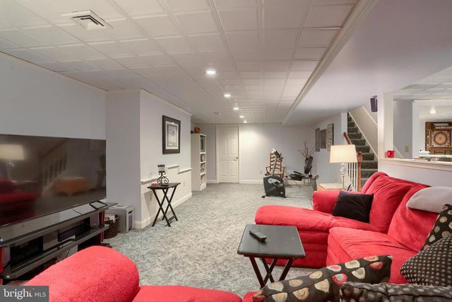 7748 GRAYBILL DR, Harrisburg, PA 17112