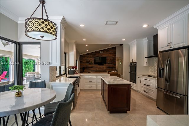 15600 NW 82nd Ct, Miami Lakes, FL 33016