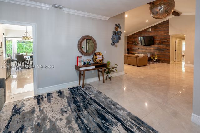 15600 NW 82nd Ct, Miami Lakes, FL 33016