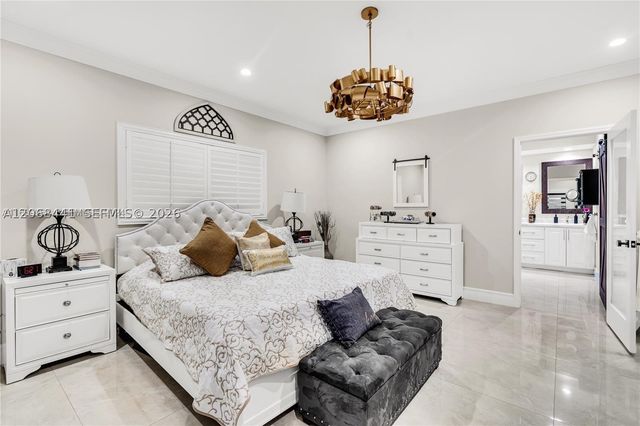 15600 NW 82nd Ct, Miami Lakes, FL 33016