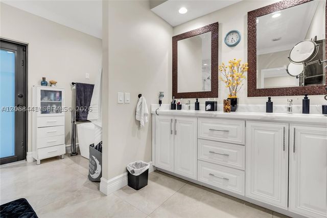 15600 NW 82nd Ct, Miami Lakes, FL 33016