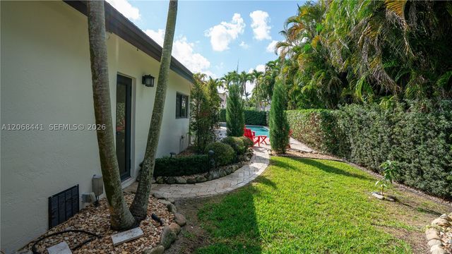 15600 NW 82nd Ct, Miami Lakes, FL 33016
