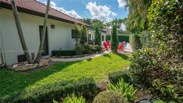 15600 NW 82nd Ct, Miami Lakes, FL 33016