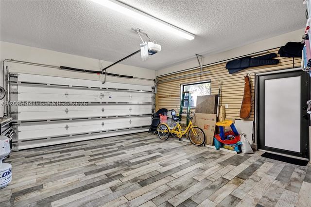 15600 NW 82nd Ct, Miami Lakes, FL 33016