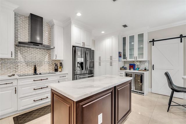 15600 NW 82nd Ct, Miami Lakes, FL 33016