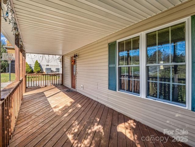 292 Jones Road, Fletcher, NC 28732