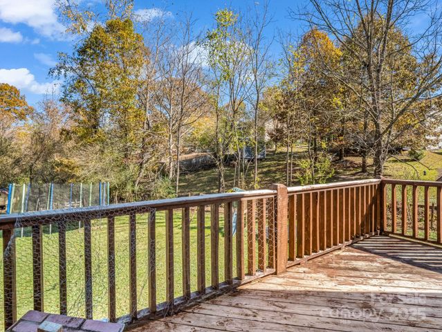 292 Jones Road, Fletcher, NC 28732