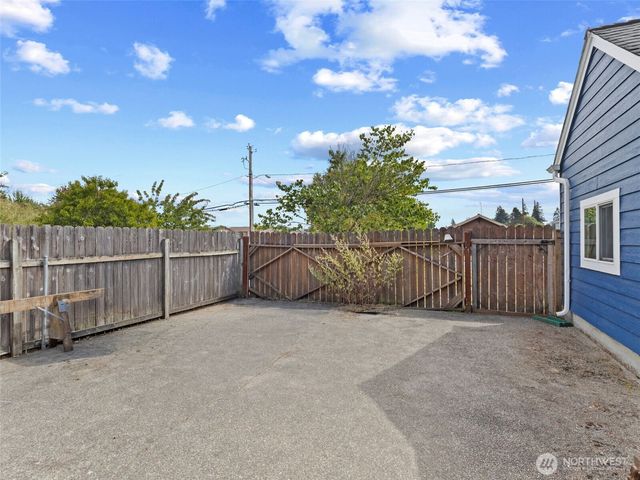614 15th Street NW, Puyallup, WA 98371
