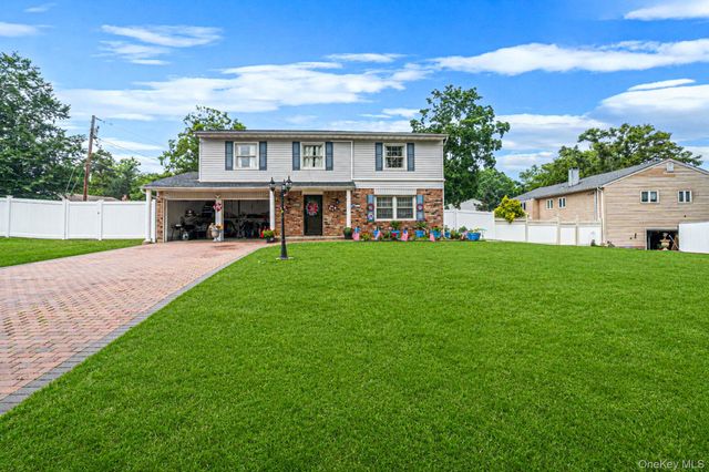 23 Essex Drive, Coram, NY 11727